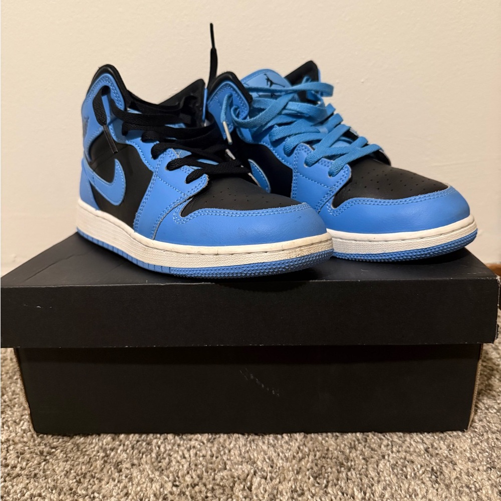 Jordan Kids Sneakers in Blue and Black